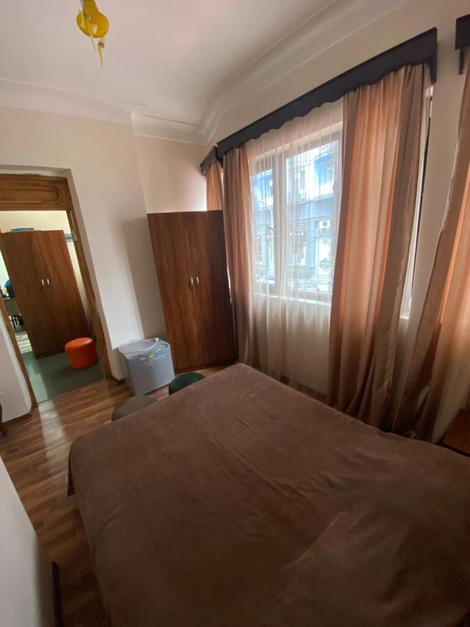 Hotel Dadiani Batumi Exterior photo