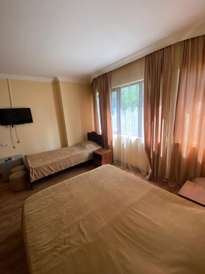 Hotel Dadiani Batumi Exterior photo