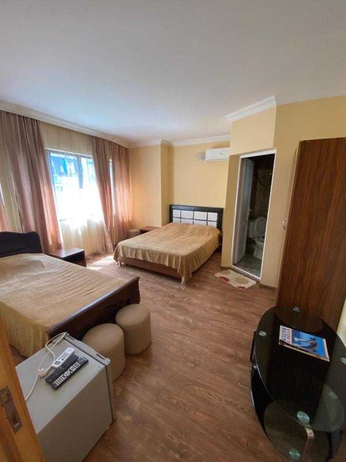 Hotel Dadiani Batumi Exterior photo