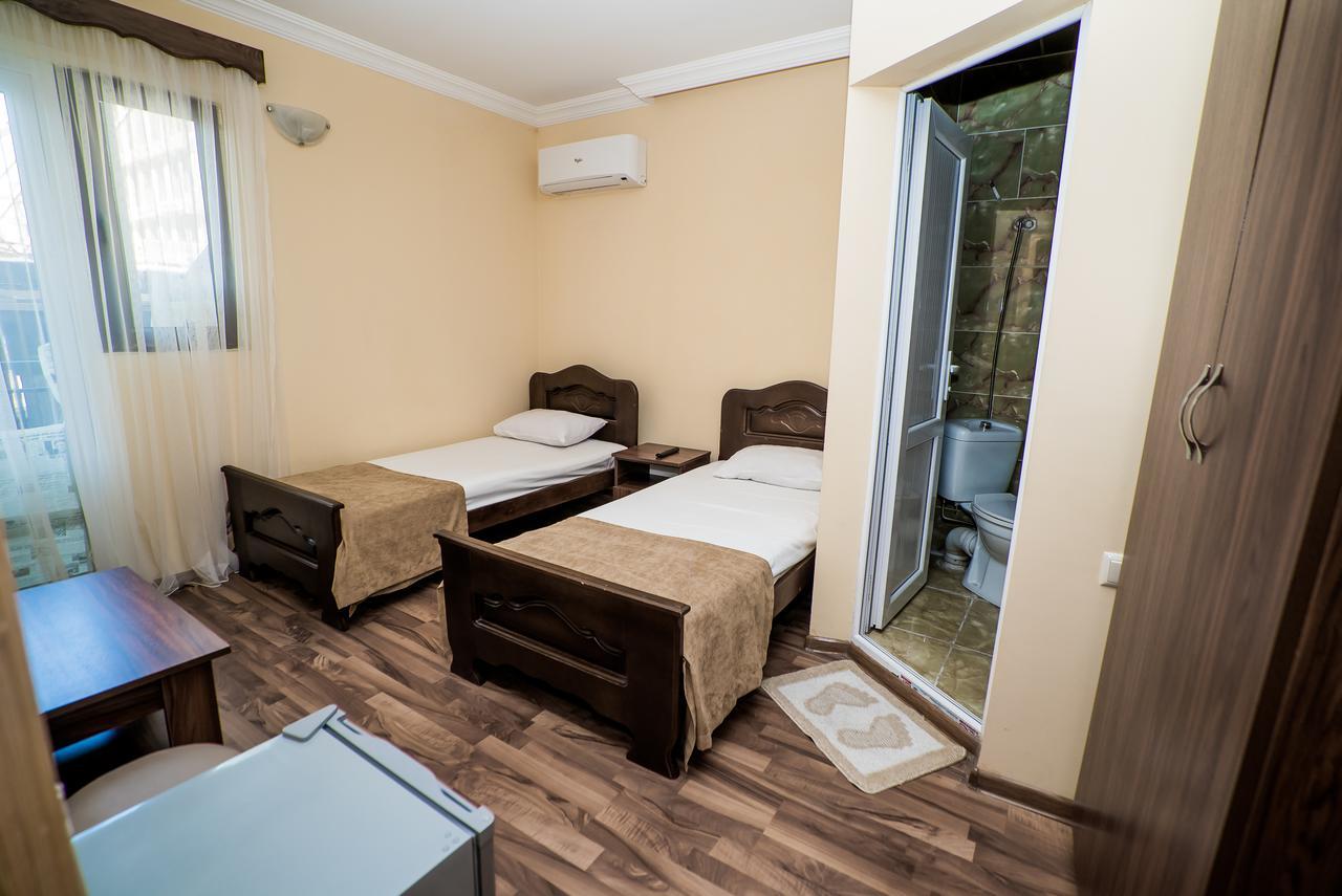 Hotel Dadiani Batumi Exterior photo